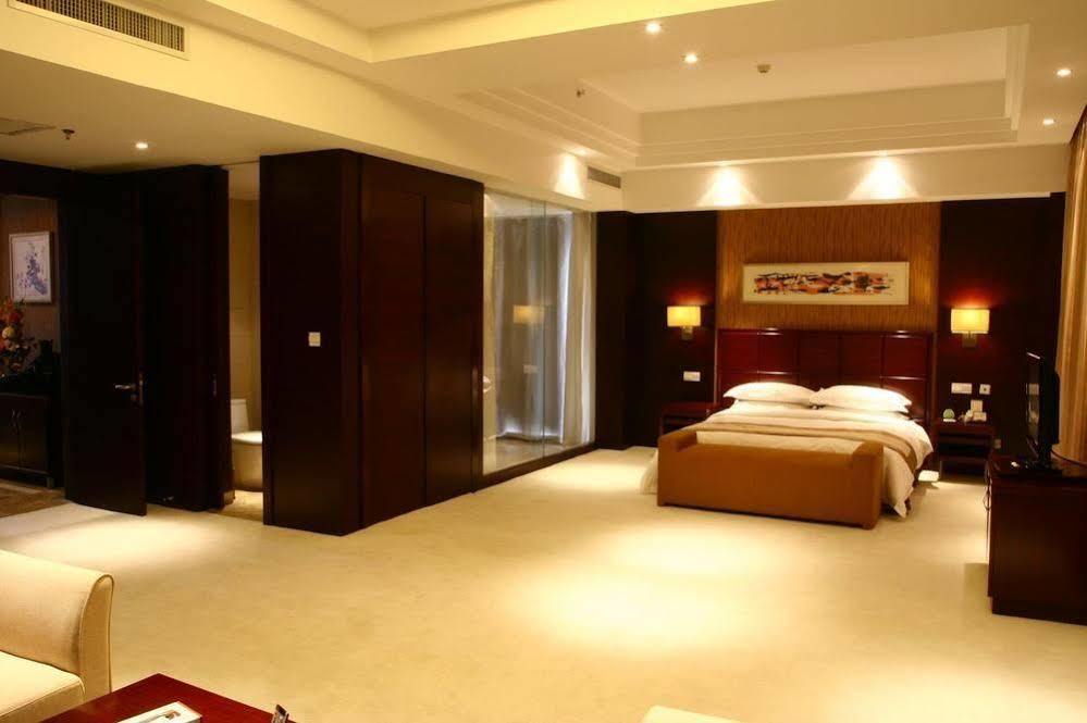 Tianrui Business Hotel ไท่หยวน ภายนอก รูปภาพ