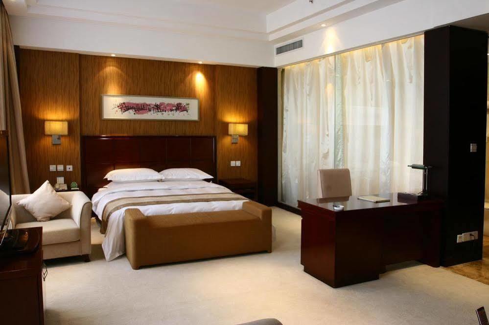 Tianrui Business Hotel ไท่หยวน ภายนอก รูปภาพ
