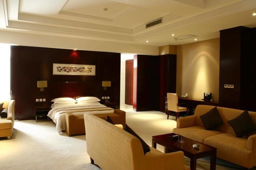 Tianrui Business Hotel ไท่หยวน ภายนอก รูปภาพ